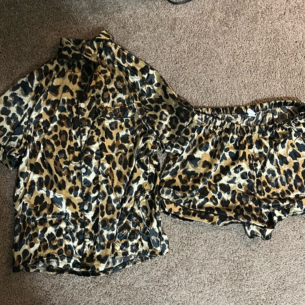 Large matching cheetah print outfit new open box
